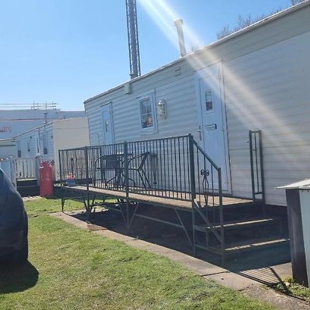 8 Berth Caravan Direct Beach Access Инголдмелс Екстериор снимка